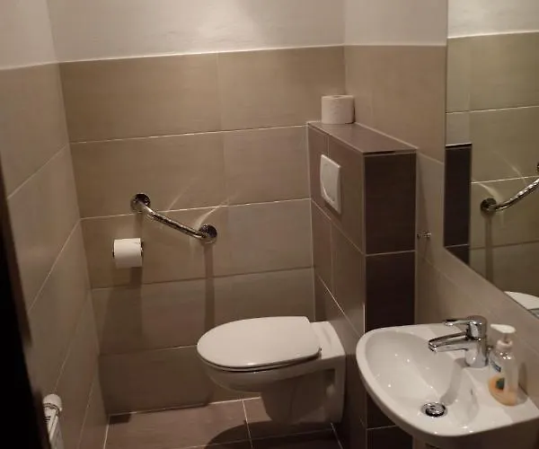 皮茨公寓 * 格洛博明